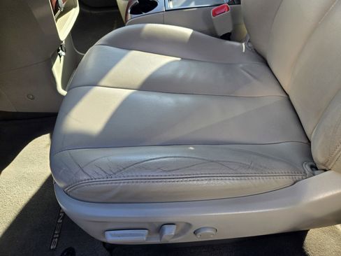 Used 2014 Toyota Sienna XLE image 18