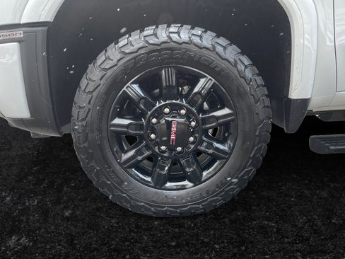 Certified 2025 GMC Sierra 3500 AT4 w/ AT4 Premium Plus Package image 15