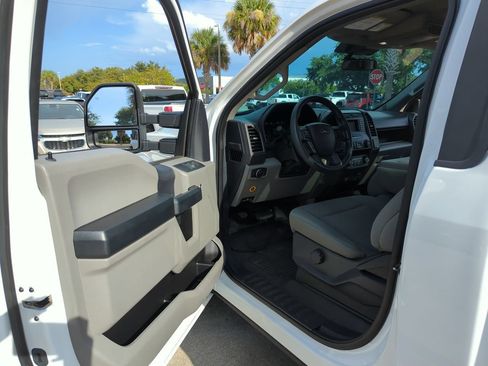Used 2022 Ford F250 XL w/ Power Equipment Group RWD image 7