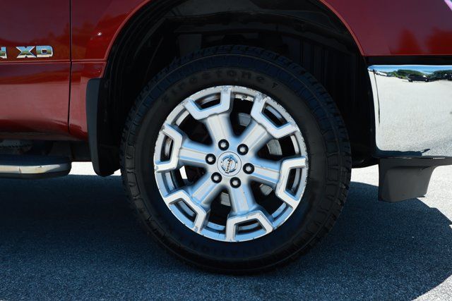 Used 2018 Nissan Titan SV w/ SV Convenience Package AWD/4WD image 5