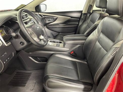 Used 2018 Nissan Murano Platinum image 2
