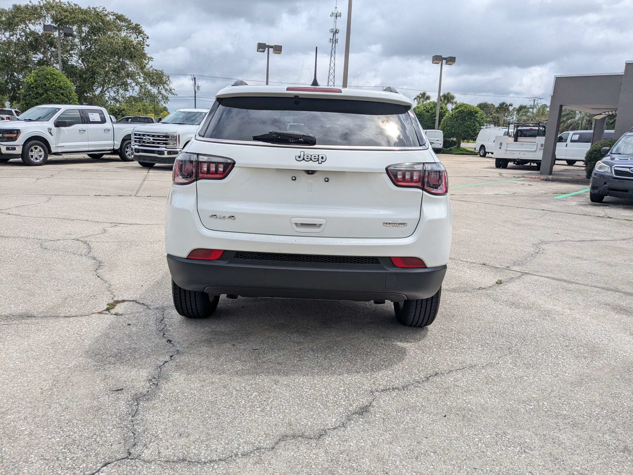 Used 2024 Jeep Compass Latitude AWD/4WD image 5