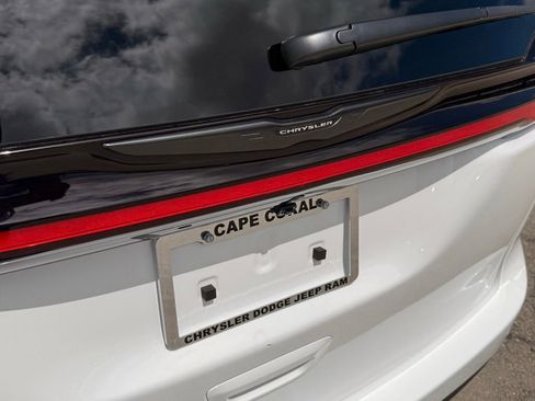 New 2026 Chrysler Pacifica Select FWD image 30