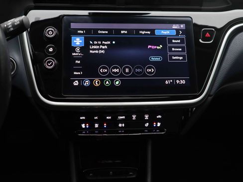 Used 2022 Chevrolet Bolt EUV Premier w/ Sun & Sound Package image 21