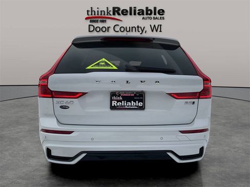 Used 2025 Volvo XC60 B5 Plus image 4