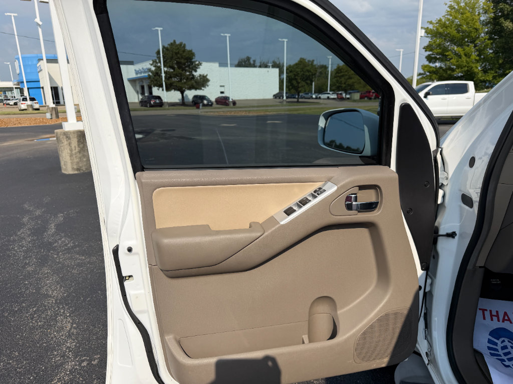 Used 2011 Nissan Pathfinder Silver w/ Protection Pkg AWD/4WD image 27