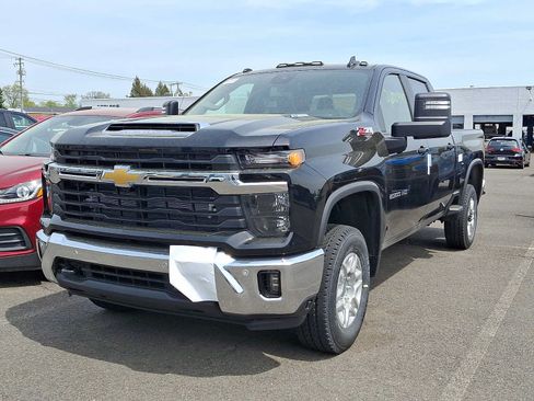 New 2026 Chevrolet Silverado 2500 LT w/ All Star Edition AWD/4WD image 3