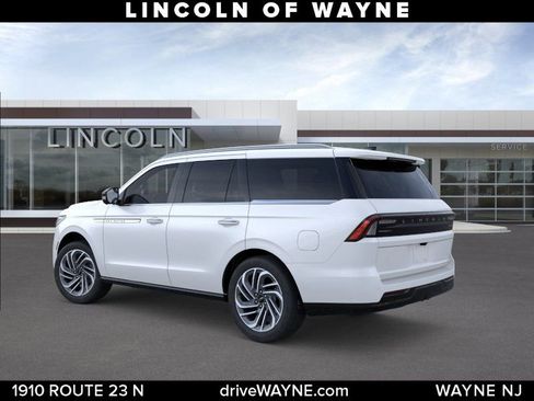 New 2026 Lincoln Navigator Reserve AWD/4WD image 5