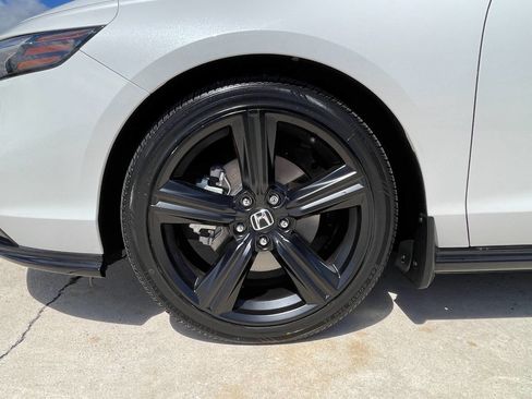 Used 2025 Honda Accord Sport image 14