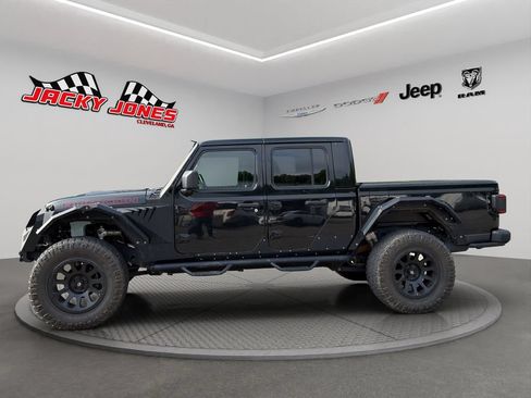 Used 2020 Jeep Gladiator Rubicon AWD/4WD image 2