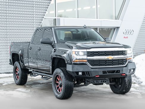 Used 2019 Chevrolet Silverado 1500 LT image 2