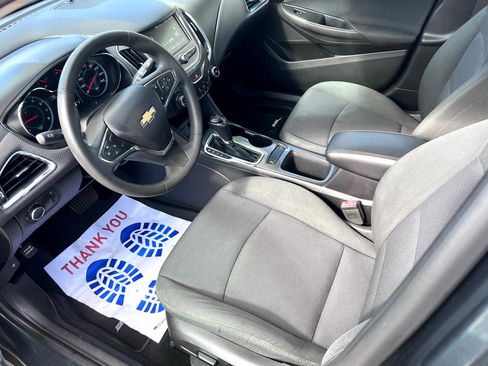 Used 2017 Chevrolet Cruze LT w/ Convenience Package image 9