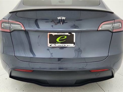 Used 2021 Tesla Model Y Long Range image 12