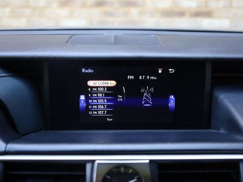 Used 2019 Lexus IS 300 image 38