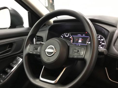 Used 2024 Nissan Rogue S image 29