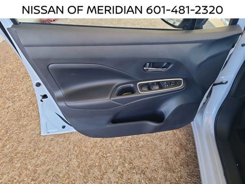 New 2025 Nissan Versa SR w/ Trunk Package image 9