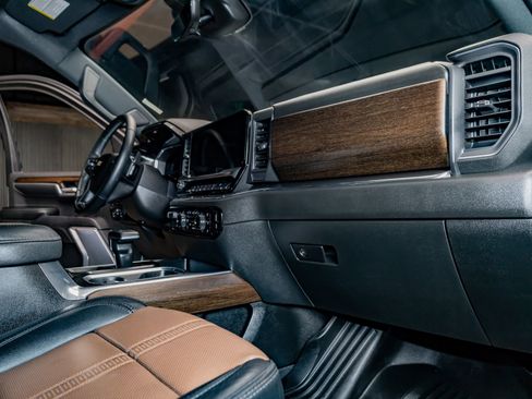 Used 2023 Chevrolet Silverado 1500 High Country w/ Technology Package image 20