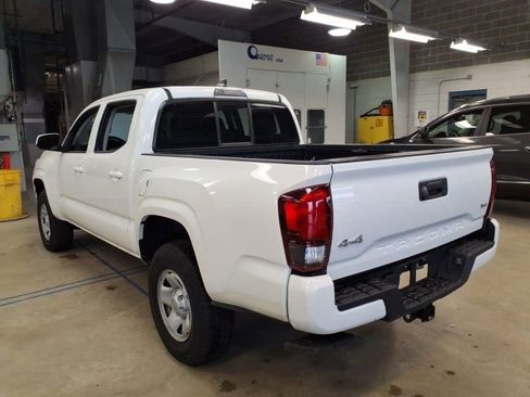 Used 2023 Toyota Tacoma SR AWD/4WD image 2