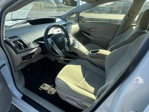 Used 2014 Toyota Prius Two image 7