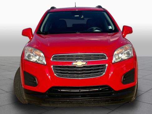 Used 2016 Chevrolet Trax LT w/ LT Sun and Sound Package FWD image 4