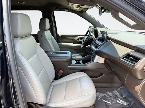 Used 2023 Chevrolet Suburban LT AWD/4WD image 32