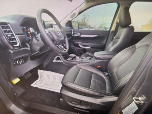 Used 2024 Ford Ranger Lariat w/ FX4 Off-Road Package image 6