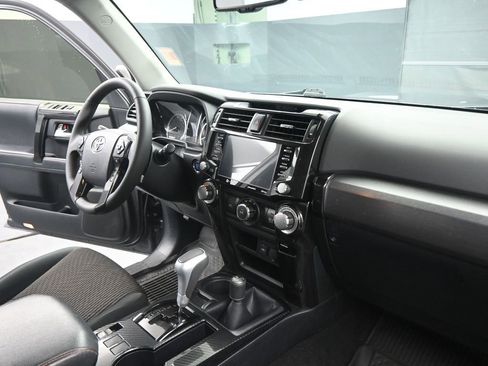 Used 2022 Toyota 4Runner TRD Off-Road AWD/4WD image 21