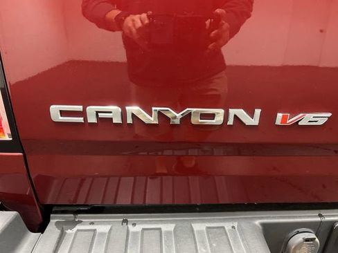 Certified 2019 GMC Canyon SLT w/ Driver Alert Package AWD/4WD image 32
