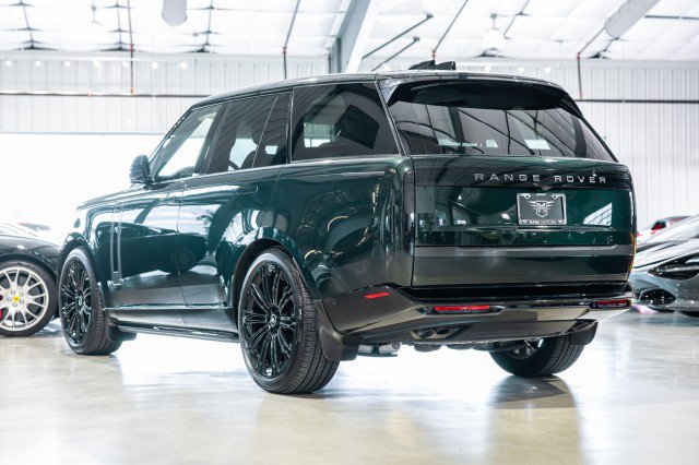 Used 2026 Land Rover Range Rover SE AWD/4WD image 4