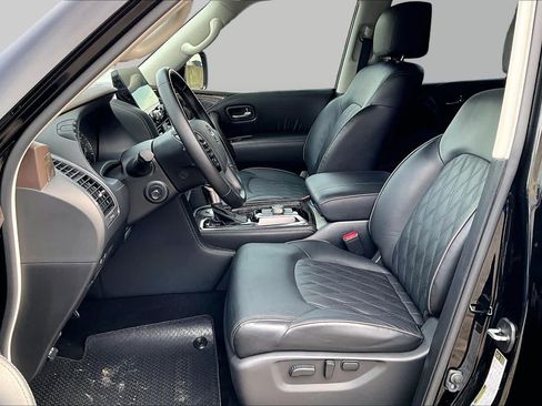 Used 2023 Nissan Armada Platinum w/ Captain's Chairs Package RWD image 10