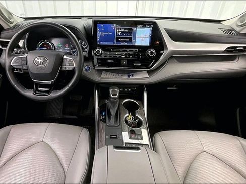 Used 2021 Toyota Highlander Platinum image 15