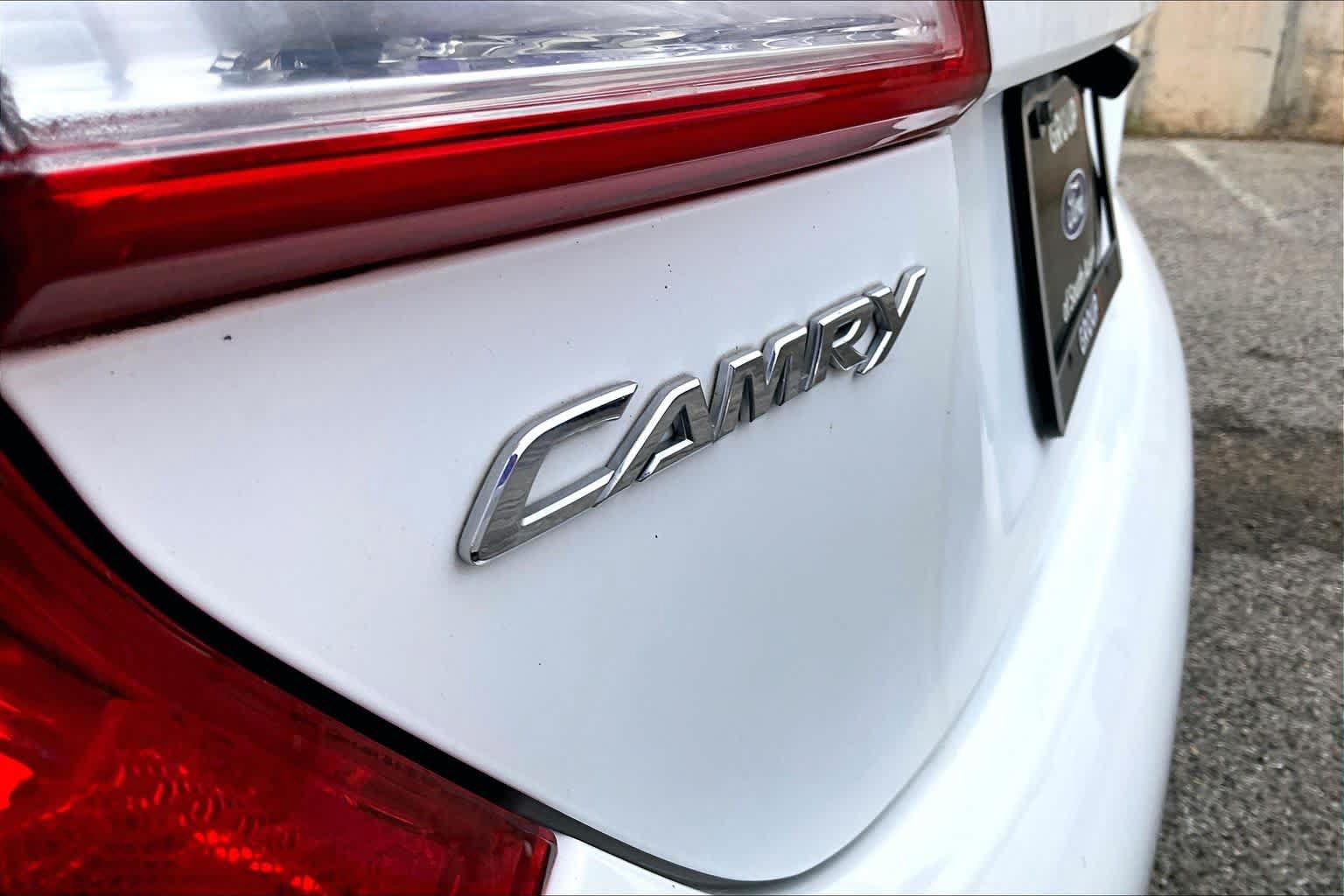 Used 2012 Toyota Camry LE FWD image 12