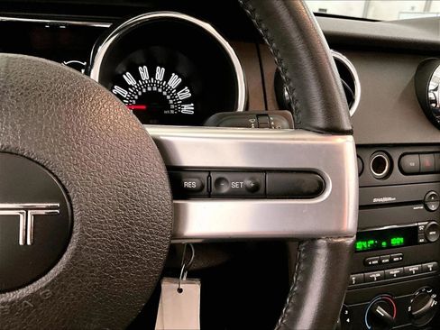 Used 2005 Ford Mustang GT Premium RWD image 18