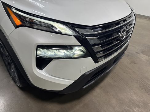 Used 2025 Nissan Rogue SV image 41