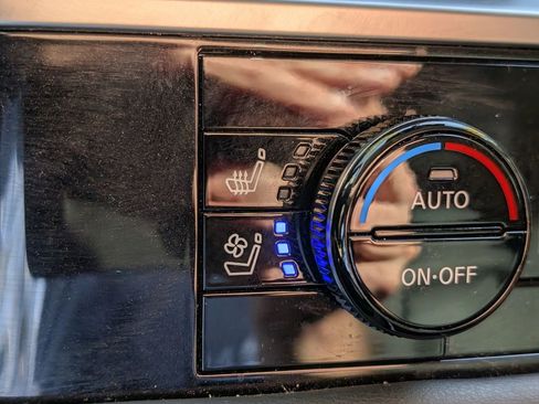 Used 2025 Nissan Pathfinder Platinum w/ Cargo Package image 31