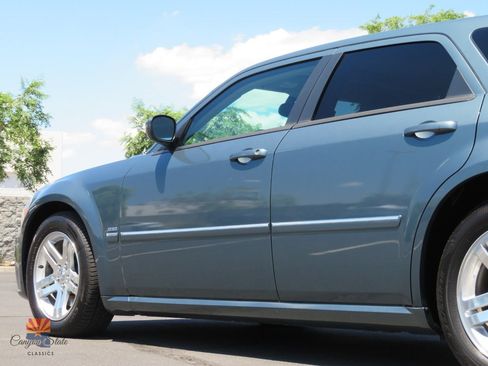 Used 2005 Dodge Magnum R/T w/ Convenience Group II RWD image 23