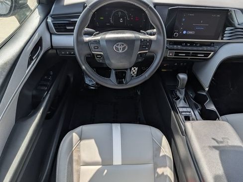 Used 2025 Toyota Camry SE w/ Convenience Package FWD image 12