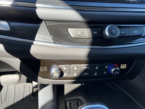 Used 2018 Buick Enclave Premium w/ Experience Buick Package image 15