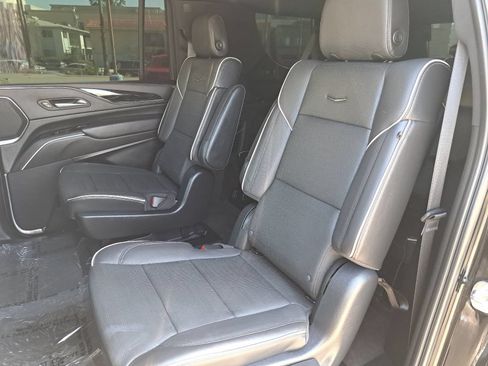 Used 2023 Cadillac Escalade ESV Sport AWD/4WD image 16