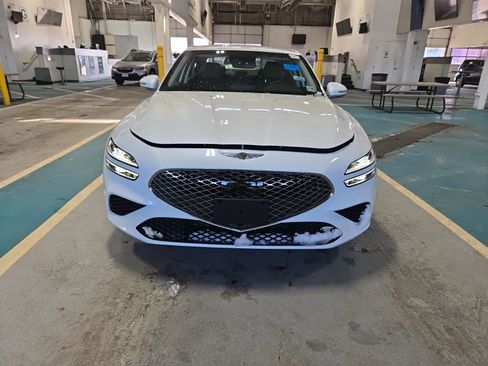 Used 2025 Genesis G70 2.5T image 2