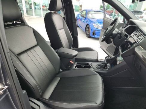 Used 2024 Volkswagen Tiguan SE R-Line image 22