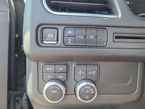 Used 2024 GMC Yukon SLT AWD/4WD image 37
