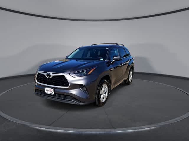Used 2023 Toyota Highlander L FWD image 3