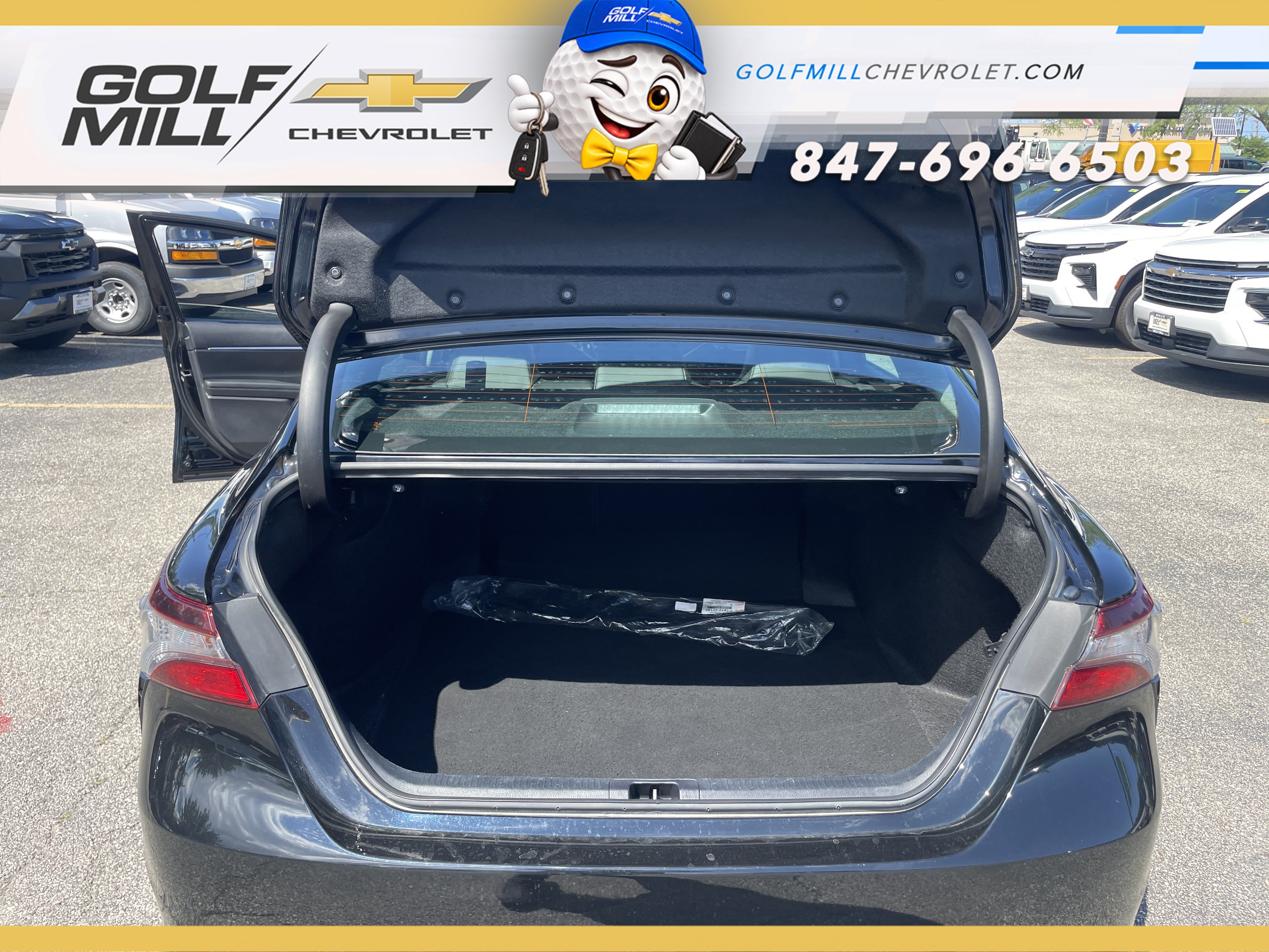 Used 2024 Toyota Camry SE FWD image 12