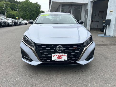 Used 2024 Nissan Altima 2.5 SR AWD/4WD image 3
