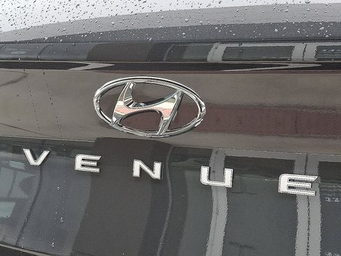 New 2026 Hyundai Venue SEL FWD image 11