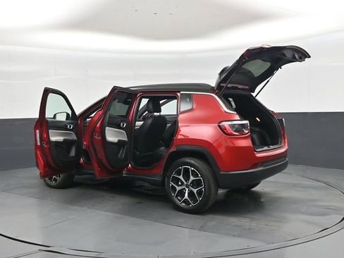 Used 2025 Jeep Compass Limited AWD/4WD image 47