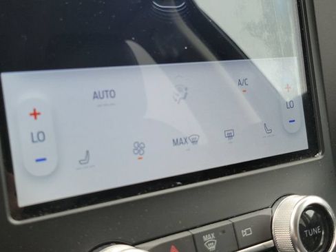 Used 2024 Ford Edge SEL AWD/4WD image 30