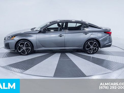 Used 2025 Nissan Altima 2.5 SR FWD image 9