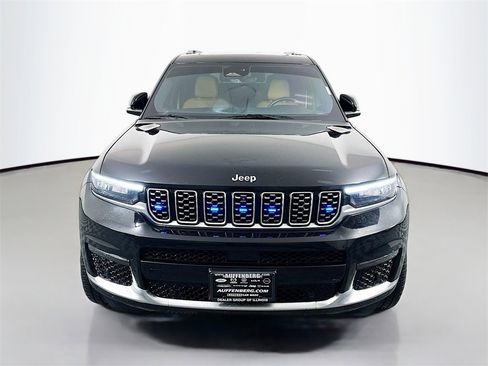 Used 2021 Jeep Grand Cherokee L Summit w/ Luxury Tech Group V image 2